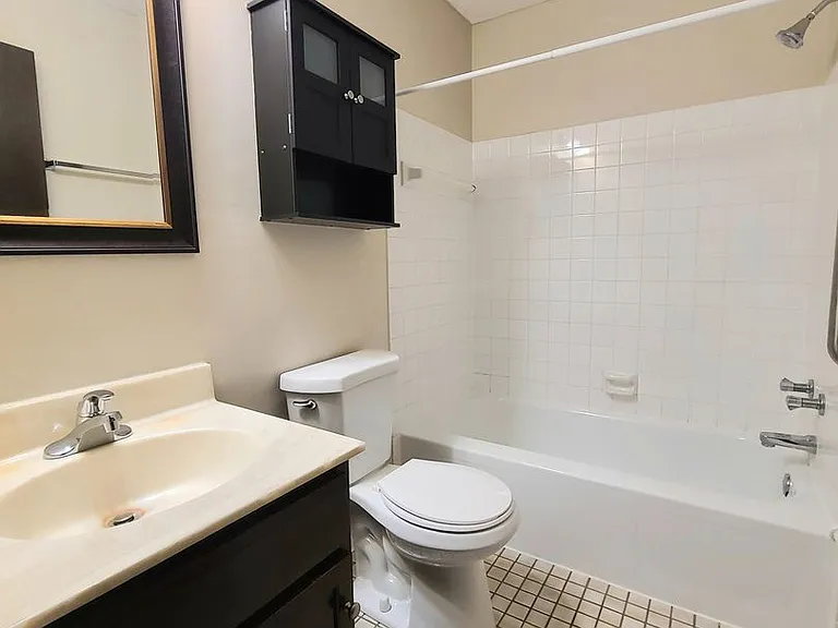 Eastgate Apartments — Photo 80