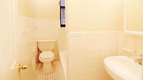 2nd image of 149 E 29th St