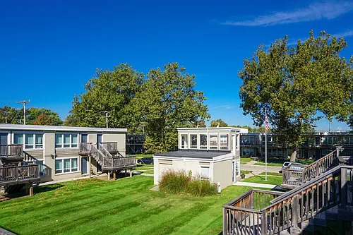 Silverstone Apartments Photo 1