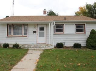 3709 Mac Arthur Dr, Manitowoc, WI 54220