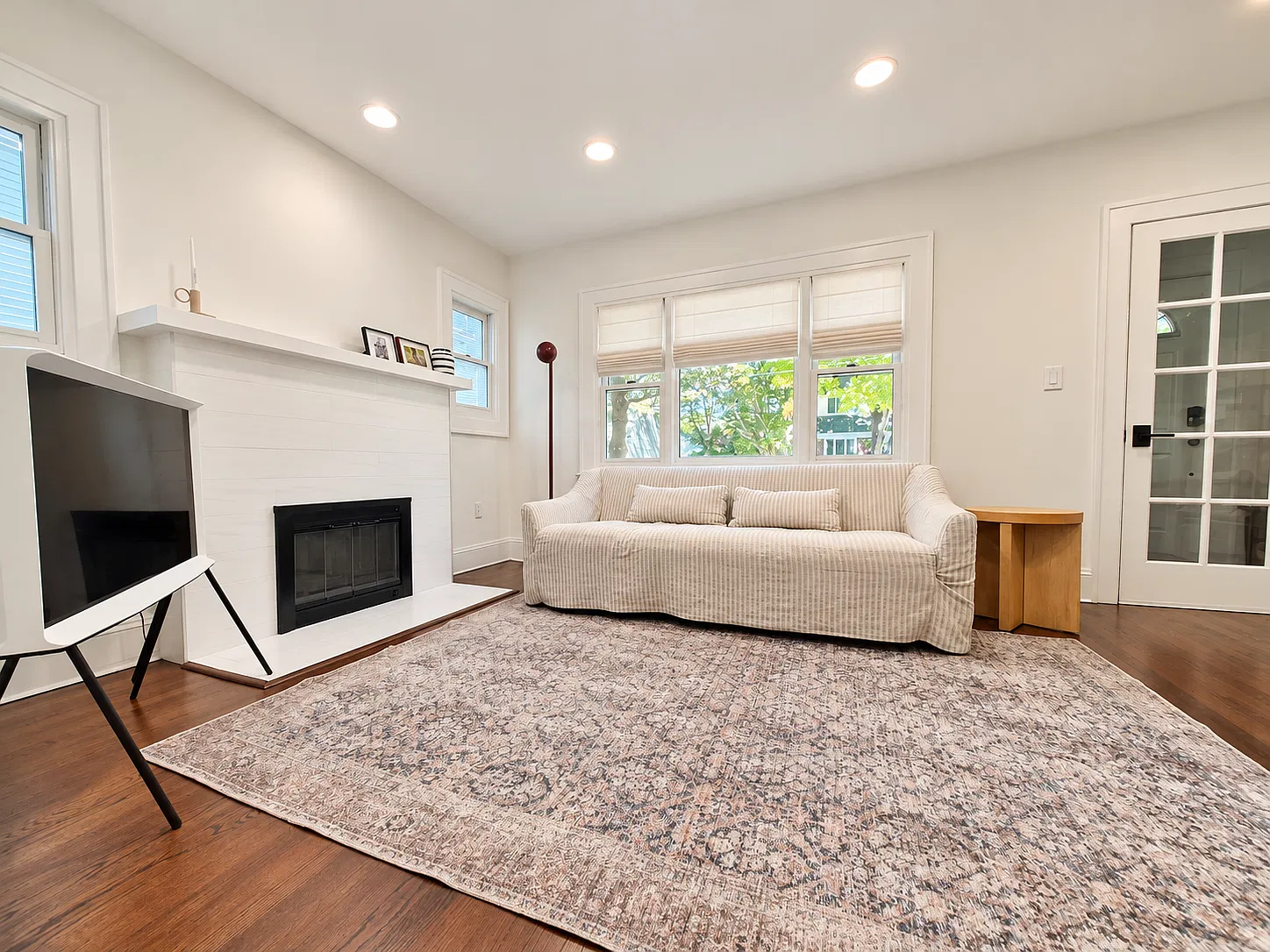 3 bed, 2.5 bath, 1500 sqft, $5,000 — Photo 2