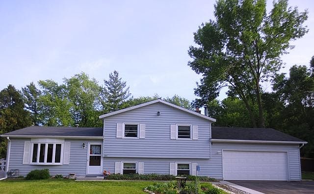 1st image of 3361 Lake Dr