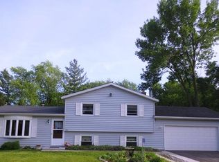 3361 Lake Dr, Hartford, WI 53027