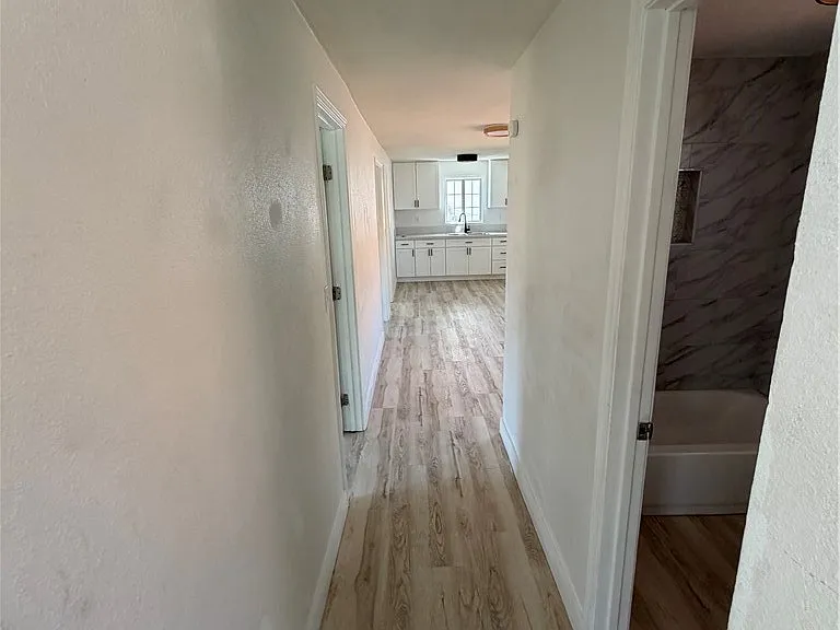 1211 W 8th St — Photo 4