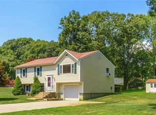 212 Briarwood Dr, South Kingstown, RI 02879