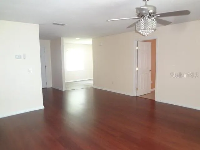 64 Rockefeller Dr — Photo 7
