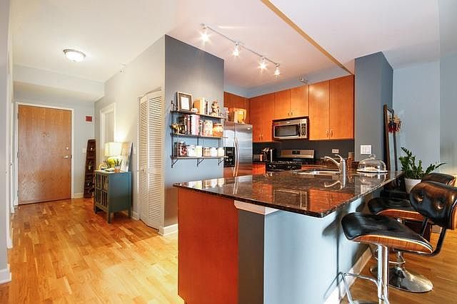1st image of 451 W Huron St Unit 909