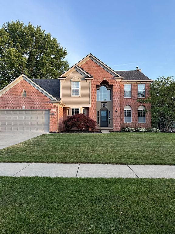 3870 Windwood Dr NE - Property Image