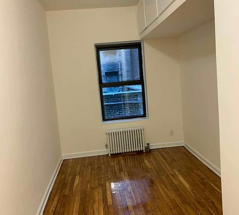 2nd image of 115 E 27th St #1D