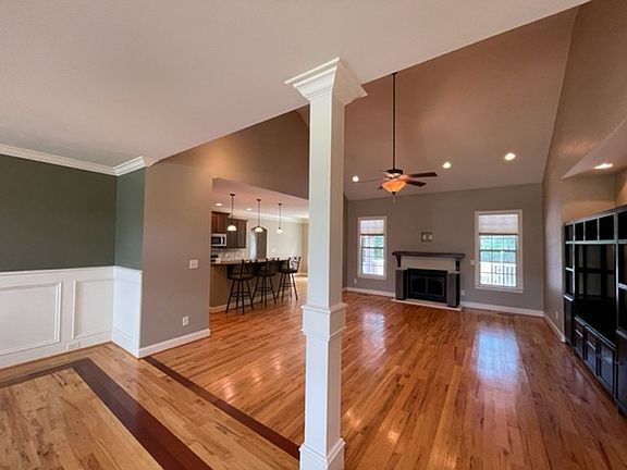 4th image of 3725 Nether Ridge Rd