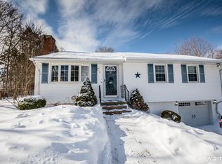 3 Loving Ln, Wallingford, CT 06492