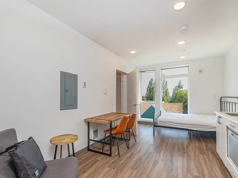 Fifty-Two Apartments — Photo 16