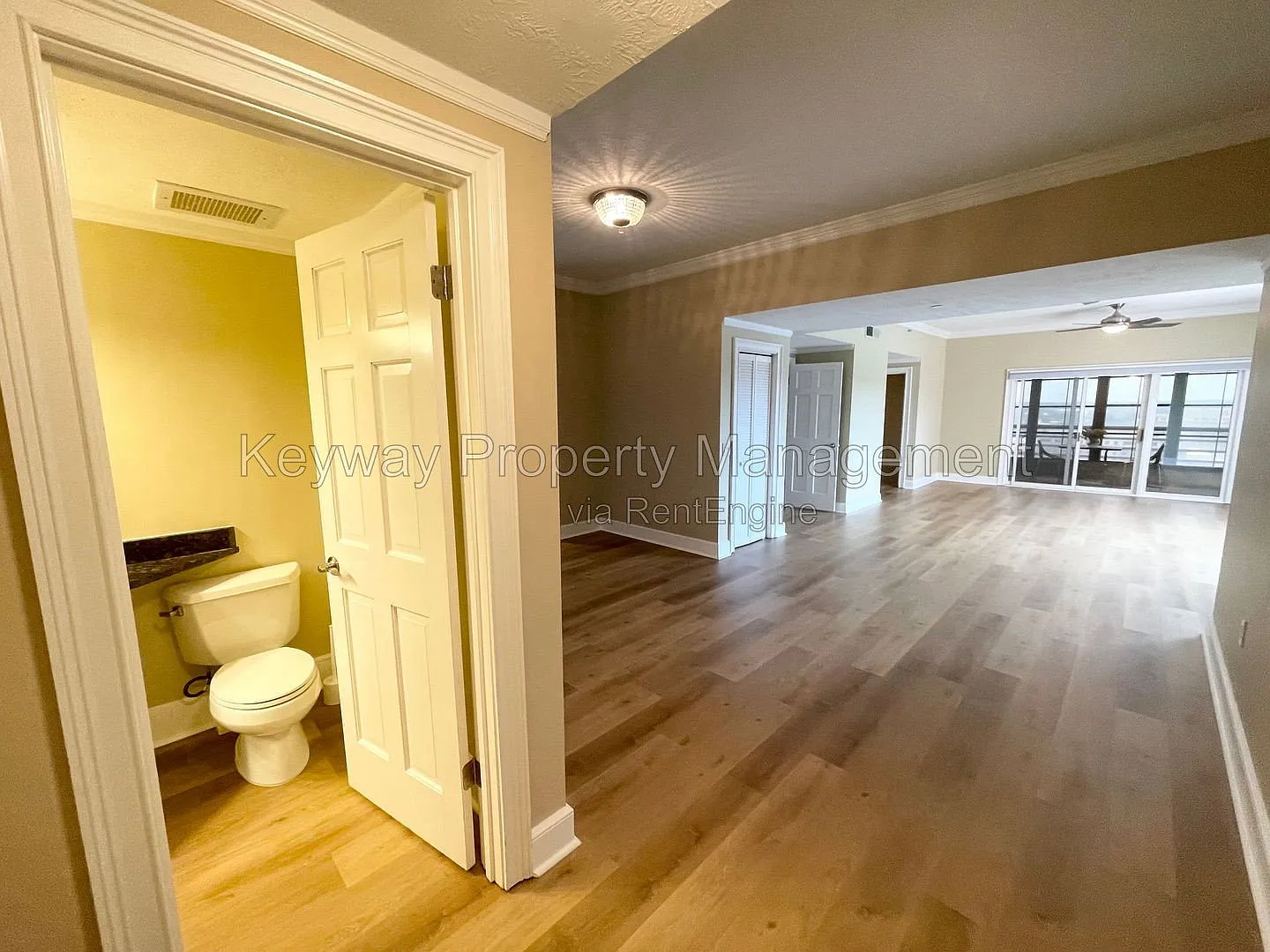 3 bed, 3.0 bath, 1844 sqft, $2,135 — Photo 3
