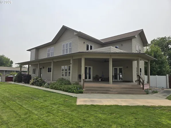 445 NE 7th St, Irrigon, OR 97844