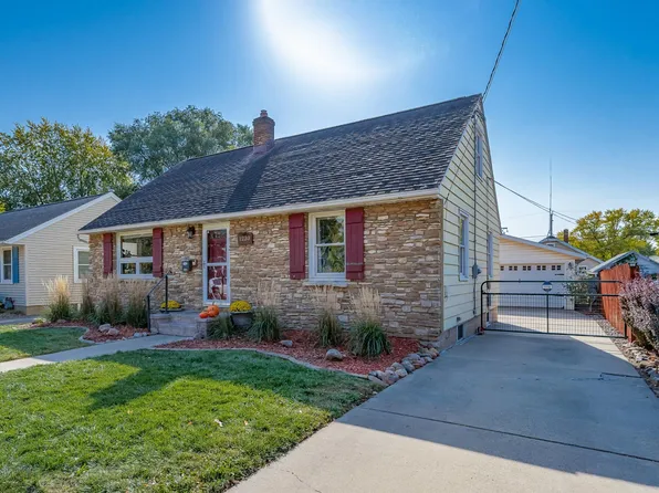 1230 3 1/2 St SE, Rochester, MN 55904