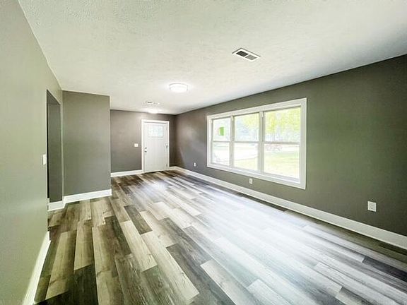 4th image of 2309 E Keating Ave