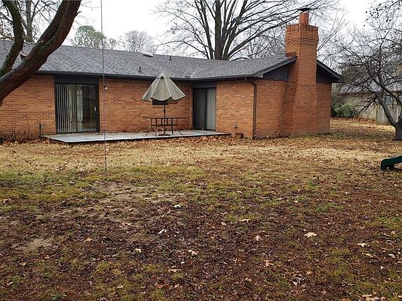 3rd image of 2809 W Highland Dr