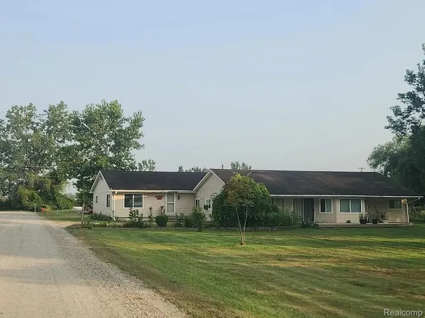 1466 La Croix Rd, Harsens Island, MI 48028