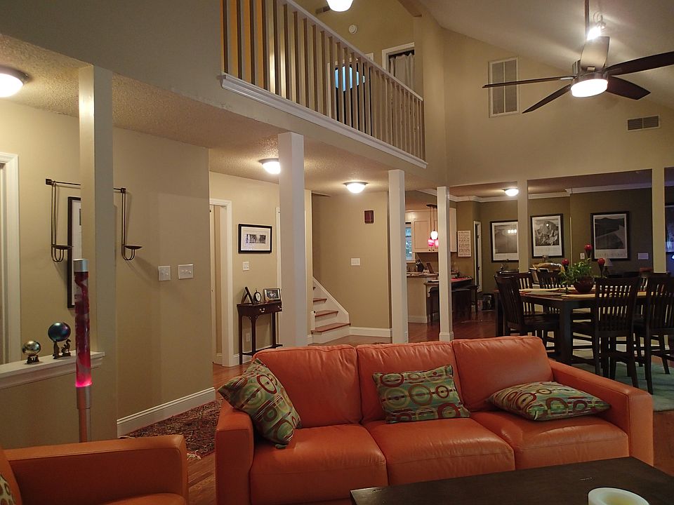 Living area-toward kitchen