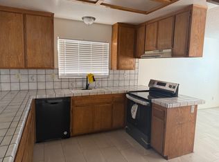 12990 Briarcliff Dr, Victorville, CA 92395