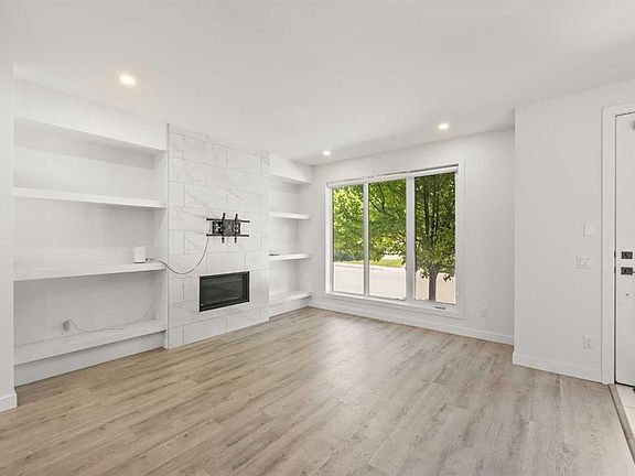 4th image of 2105 E 5th St NW