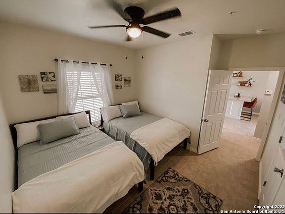 4th image of 391 S Riverside Dr #21