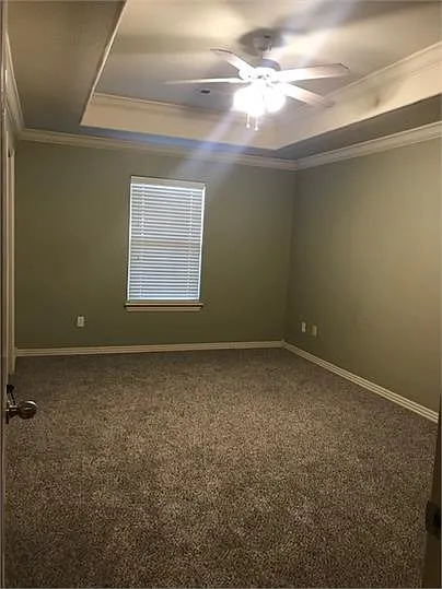 824 Oakwood Ct — Photo 11