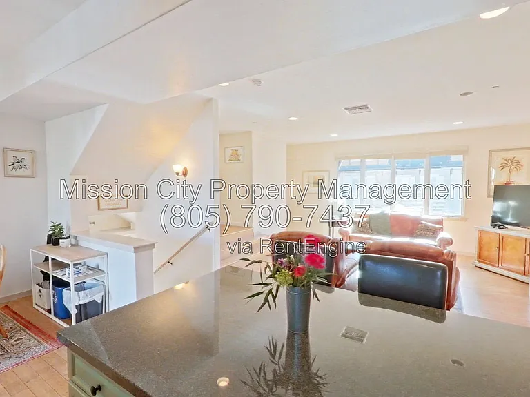 345 Kellogg Way #5 — Photo 4