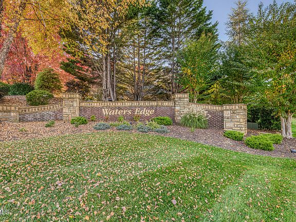 5th image of 36 Sweetwater Ct