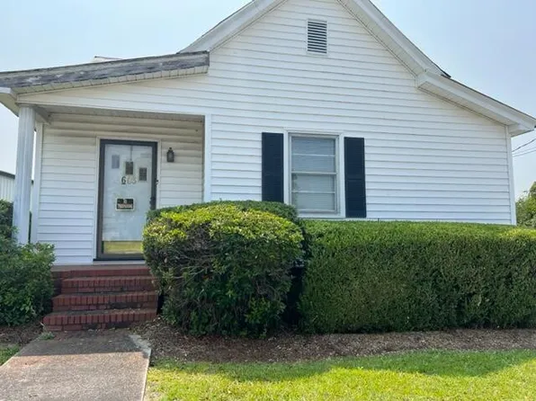 603 Harry C Raysor Dr, Saint Matthews, SC 29135