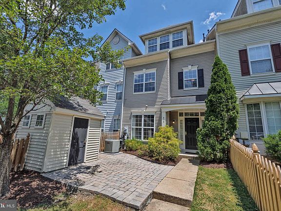 2nd image of 815 Estuary Dr