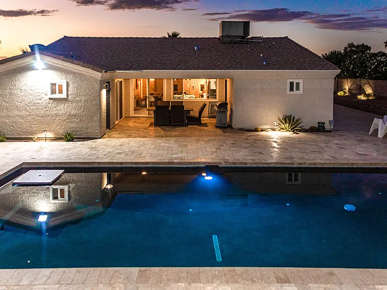3420 Sheik Dr — Photo 2
