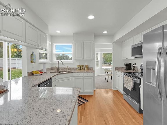 2nd image of 3280 Brunswick Dr