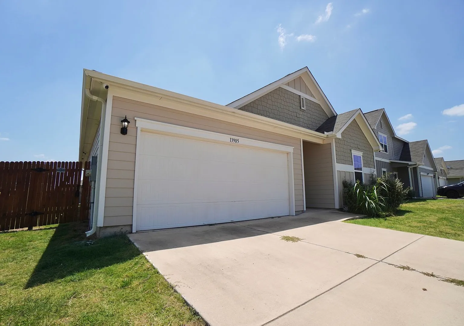 Beautiful 3BR/2BA Austin Rental with Fenced Yard & Community Pool — Photo 2