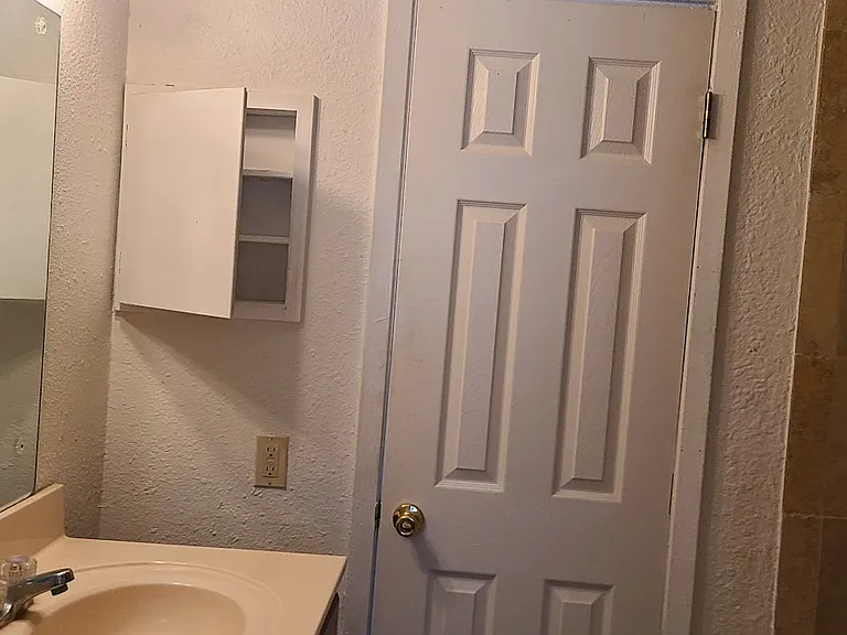 1106 Verde Dr #1 — Photo 2