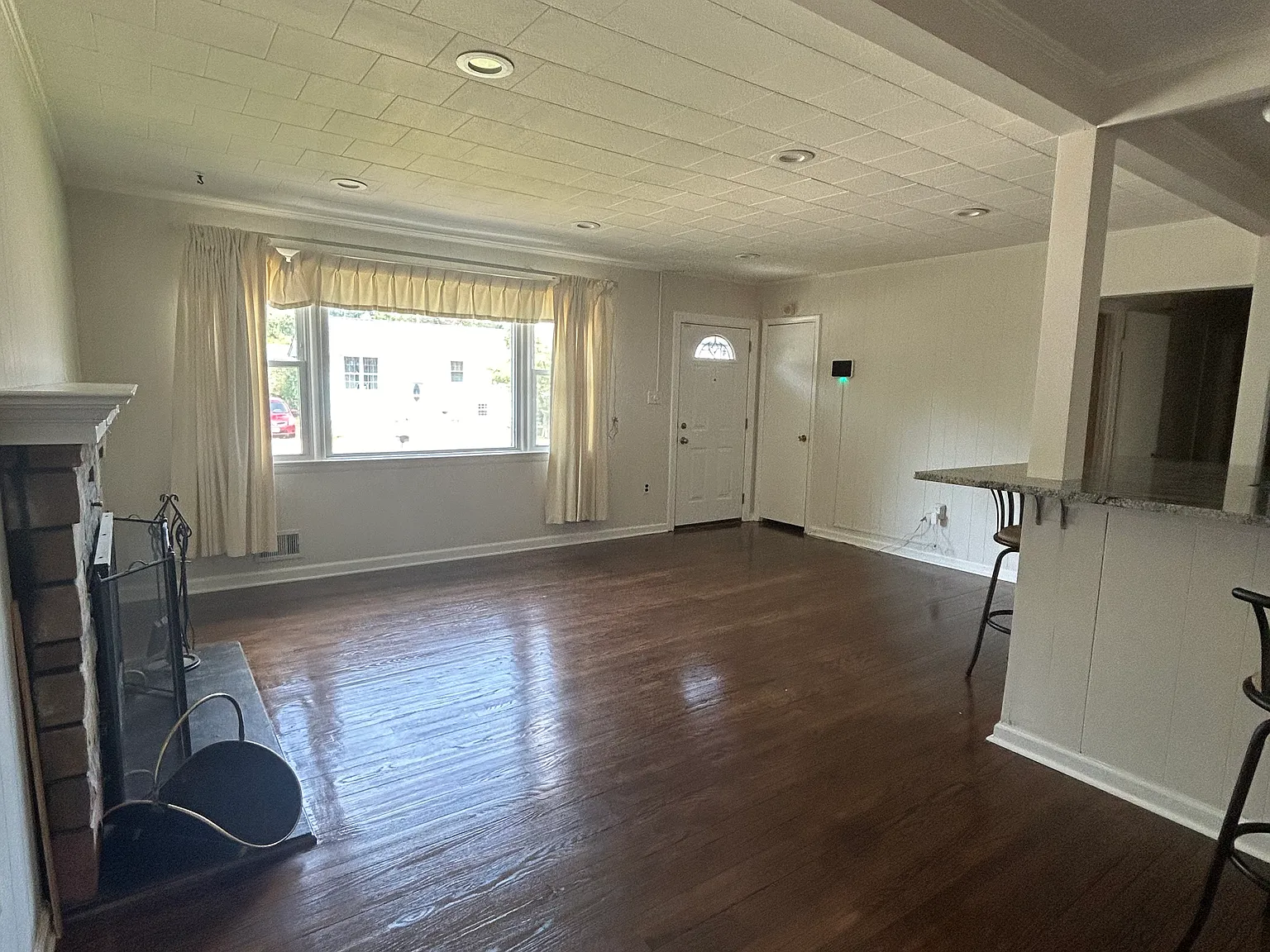 4 bed, 2.5 bath, 2250 sqft, $2,795 — Photo 2