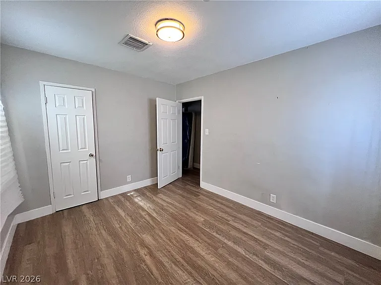 2410 Poplar Ave — Photo 10