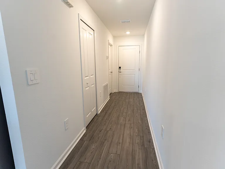 8414 SW 41st Cir — Photo 3