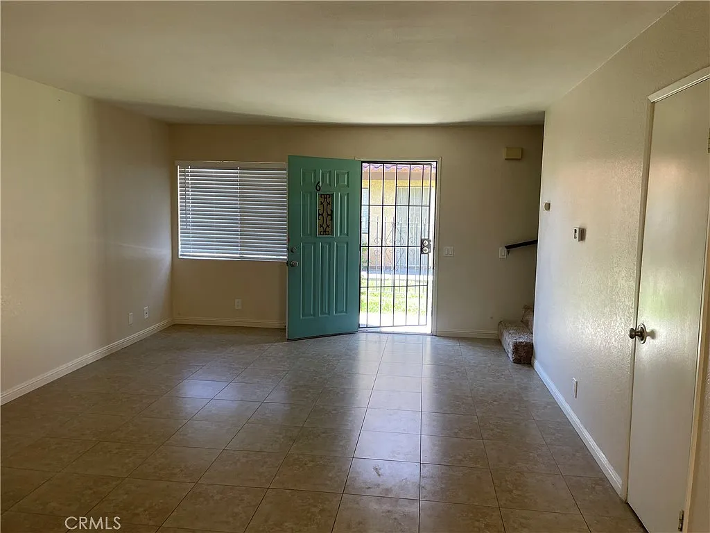 2 bed, 1.5 bath, 1000 sqft, $1,950 — Photo 3