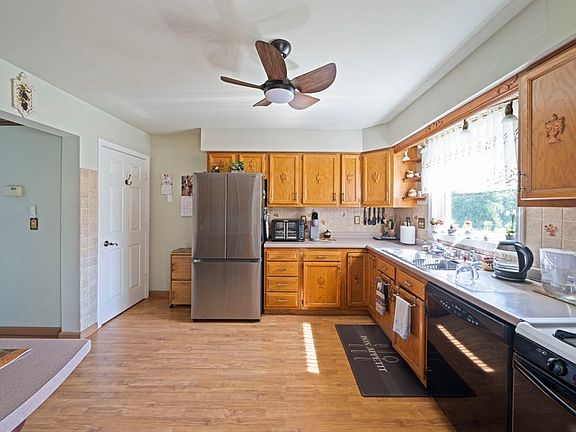 4th image of 85 Edinboro Rd #2