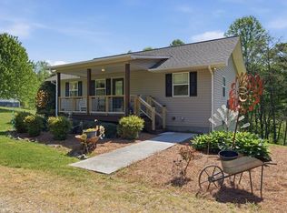 68 W Vineyard Rd, Hayesville, NC 28904