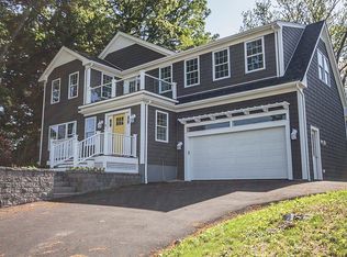 8 Riverview Ave, Bristol, RI 02809