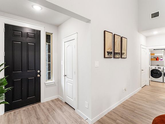 3rd image of 2407 Neff Ln