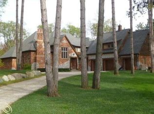 100 Creekwood Dr, Lake Orion, MI
