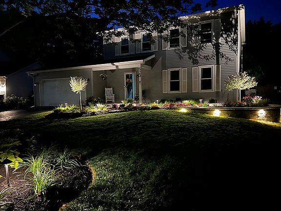 3rd image of 523 Newport Dr