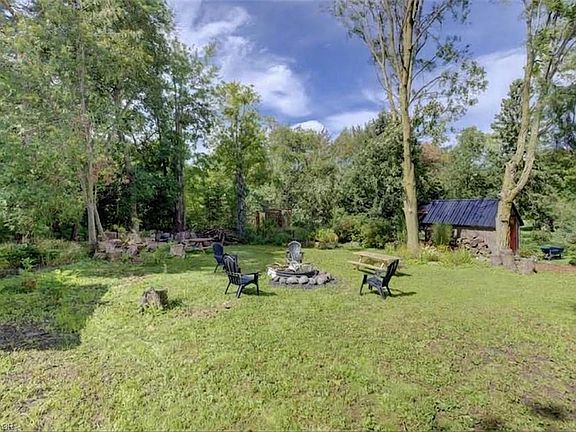 3rd image of 3762 Nafziger Rd