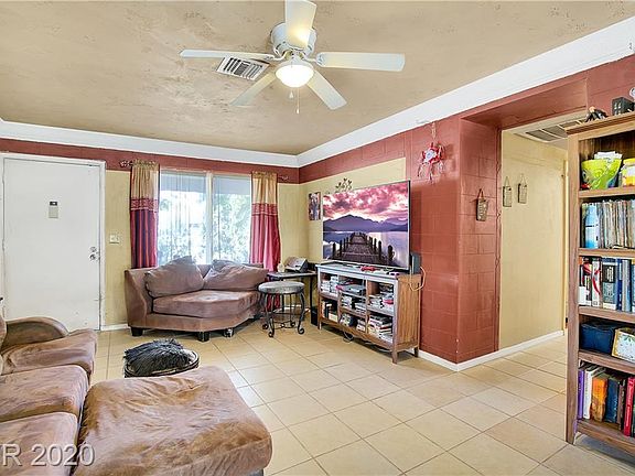 3rd image of 224 Kane Ave