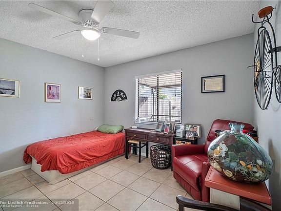 2nd image of 48 Tara Lakes Dr E