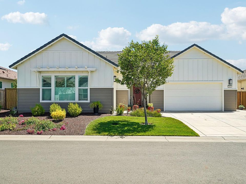 1st image of 4891 Peace Lily Ln