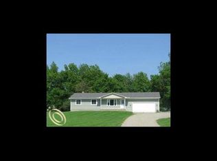 7035 S State Rd, Goodrich, MI 48438